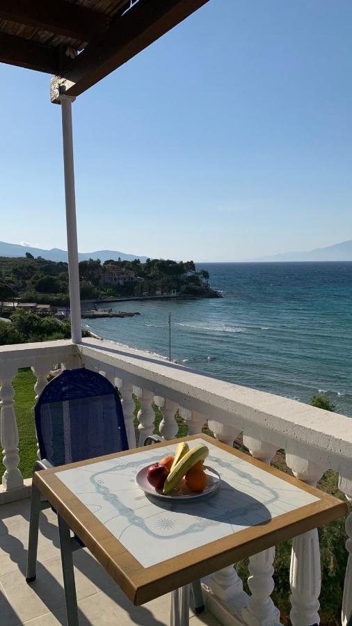 Clear Horizon 2* Ammoudi